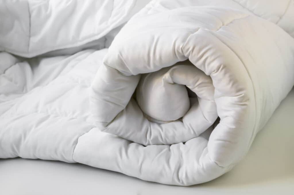 What To Look For When Choosing The Perfect Weighted Blanket in Canada