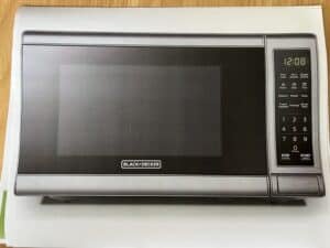 Micro-ondes Black+Decker EM720CB7