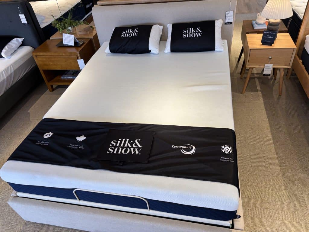 Cover of the Silk & Snow Mattress