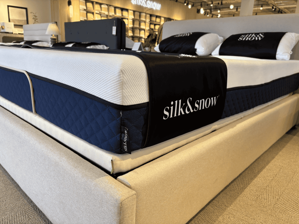 Silk & Snow Adjustable Pillow