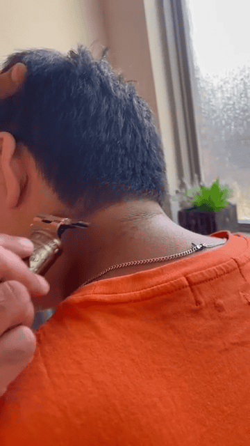 Solati Hair Clippers for Men in Use